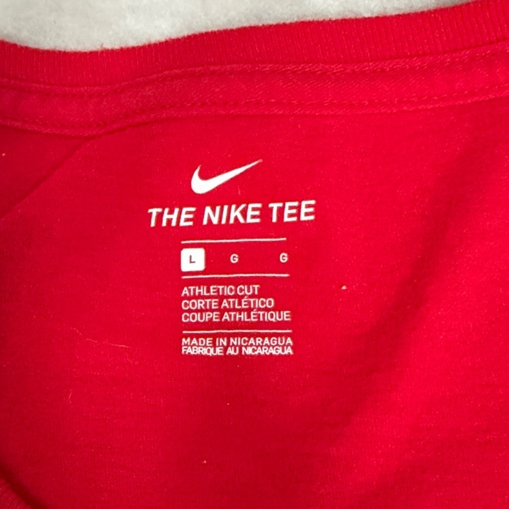 (033)Nike Red and Black Women's Short Sleeve Tee - Picture 2 of 6